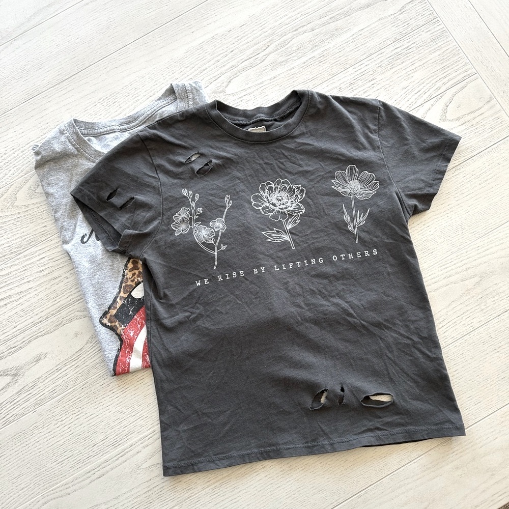 Buckle - The Rolling Stones Gray Tee and Dark Gray Graphic Tee - Picture 2 of 7